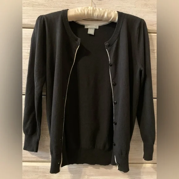 Delia’s Black Sweater - Picture 3 of 3